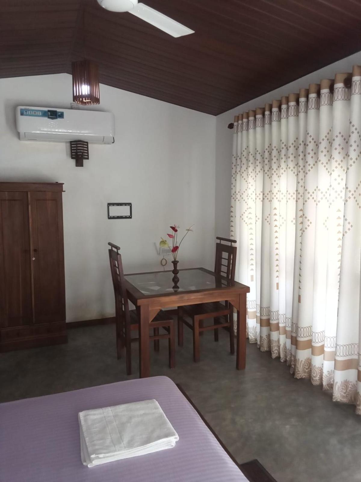 Gold Bubble Villa Unawatuna Exterior photo